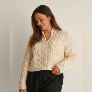 NA-KD Keyhole Oversized Cropped Cable Knit Sweater Women’s Small Cream Beige